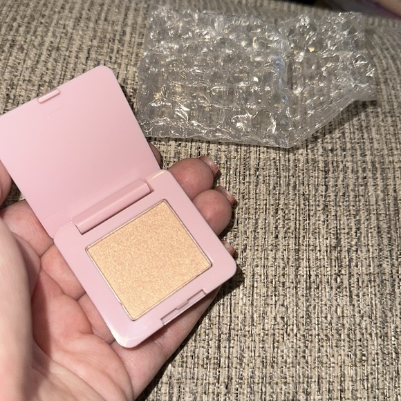 HALF CAKED
Double Dipper Highlighter - Picture 6 of 9